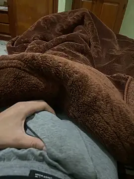 Snapshot of yassssst chatting on 11/28/25, 07:03 yassssst online show from 11/28/25, 07:03