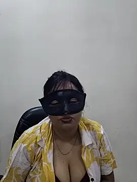 Cute-richa1 online show from 02/19/26, 05:32