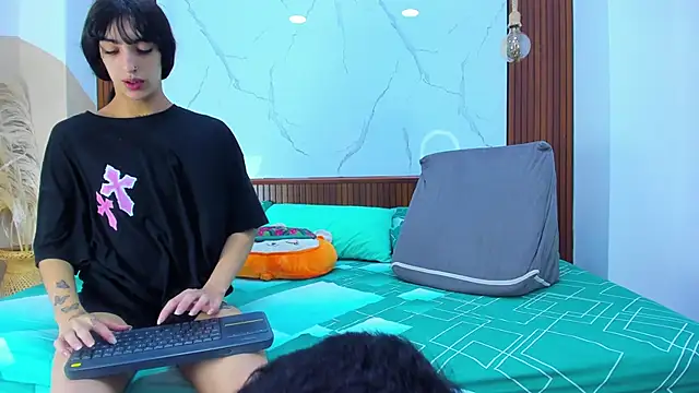 Loversinfire2 online show from 11/29/25, 08:09