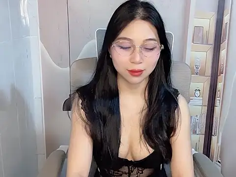 Lousii online show from 04/18/26, 07:00