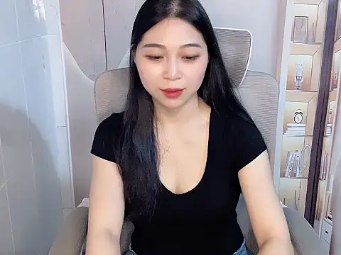 Lousii online show from 04/12/26, 01:47