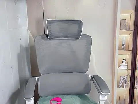 Lousii online show from 11/18/25, 12:52