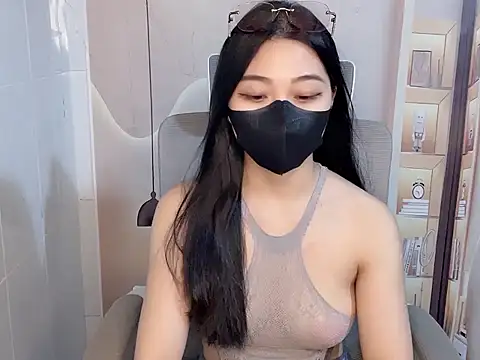 Lousii online show from 04/08/26, 02:18