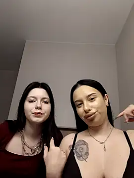 Snapshot of dawnbeforesunset chatting on 11/15/25, 12:53 dawnbeforesunset online show from 11/15/25, 12:53