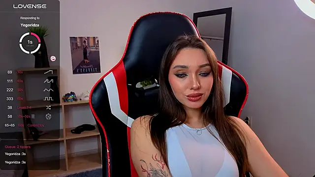 Emilia mala online show from 11/21/25, 07:24