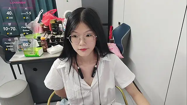 Snapshot of xlin-baby chatting on 05/24/26, 04:18 xlin-baby online show from 05/24/26, 04:18