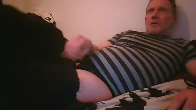 Snapshot of JonnaCD chatting on 12/07/24, 04:37 JonnaCD online show from 12/07/24, 04:37