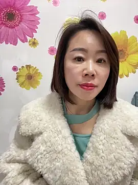 xiaoling2358 online show from 12/15/25, 07:14