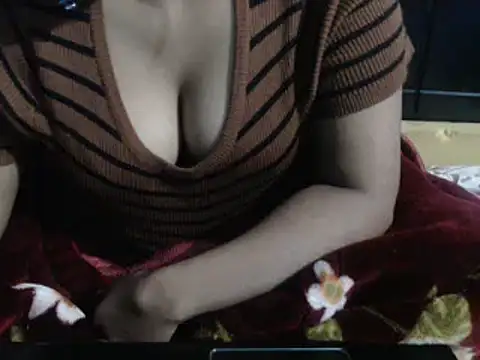 Queen Bhanu online show from 12/17/25, 08:03