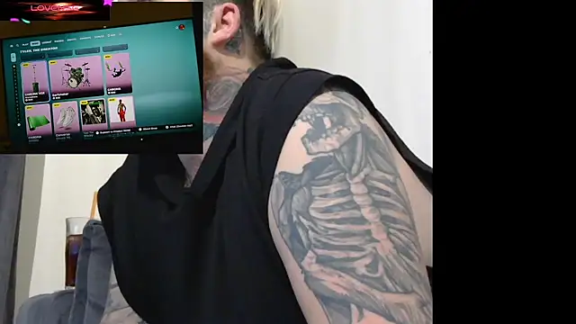 Snapshot of ThatAltGuy chatting on 11/15/25, 11:53 ThatAltGuy online show from 11/15/25, 11:53