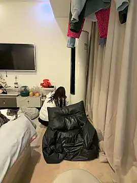 XX125216 online show from 12/04/25, 01:32