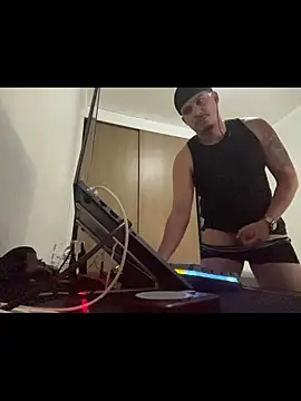 oIAcyber online show from 11/18/25, 07:28