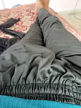 Snapshot of DesiAnita3693 chatting on 11/20/25, 08:04 DesiAnita3693 online show from 11/20/25, 08:04