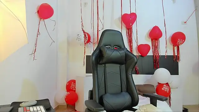 BWW-CINDY11 online show from 02/15/26, 09:41