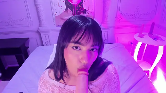 Kendall curves online show from 07/14/26, 02:05