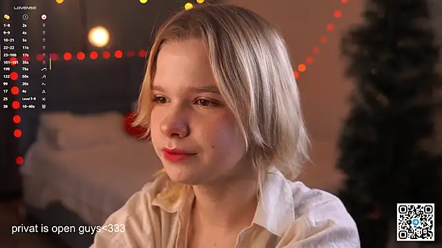 PhillisEsplin online show from 12/21/25, 07:04