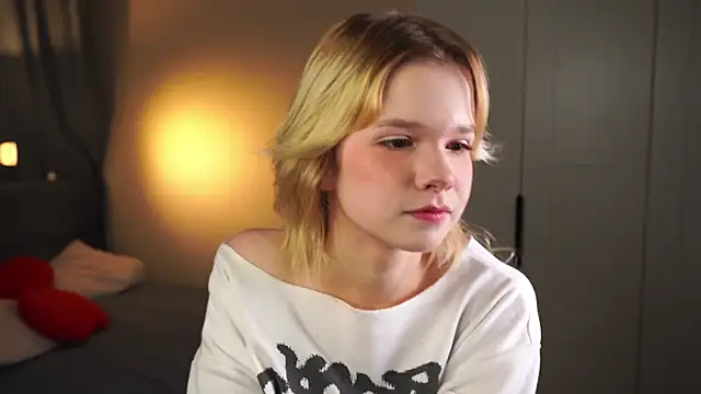 PhillisEsplin online show from 11/22/25, 07:46