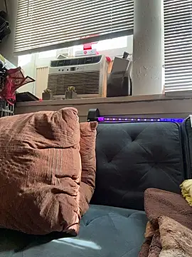 Motherbigbus online show from 12/21/25, 07:26