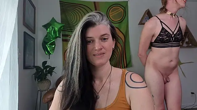 bruisedblossoms online show from 04/21/26, 04:35