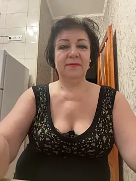 Snapshot of LittleBead522 chatting on 11/25/25, 03:01 LittleBead522 online show from 11/25/25, 03:01