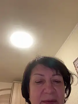 Snapshot of LittleBead522 chatting on 11/15/25, 07:40 LittleBead522 online show from 11/15/25, 07:40