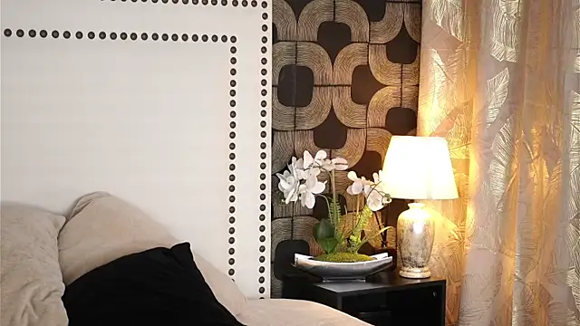 AlexaWhatson online show from 05/30/26, 08:47
