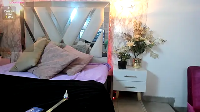 LILITH LIBELULA online show from 12/04/25, 07:24