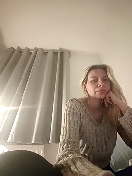 Snapshot of NaughtyClaudia_ chatting on 02/06/26, 11:01 NaughtyClaudia online show from 02/06/26, 11:01