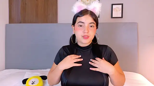 Snapshot of MiaSchtt chatting on 11/28/25, 03:17 MiaSchtt online show from 11/28/25, 03:17