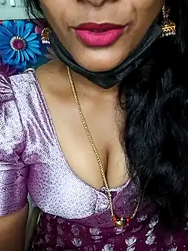 Snapshot of Premalatha_28 chatting on 11/17/25, 06:45 Premalatha 28 online show from 11/17/25, 06:45