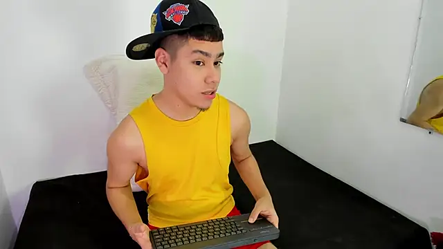 Lucastorrez01 online show from 03/06/26, 11:44