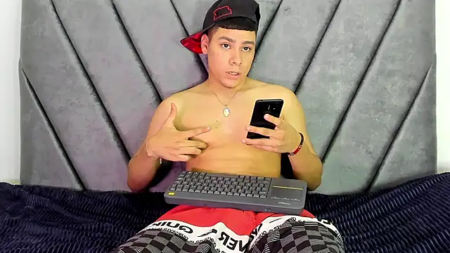Lucastorrez01 online show from 07/09/26, 12:00