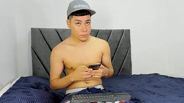 Lucastorrez01 online show from 07/15/26, 11:23