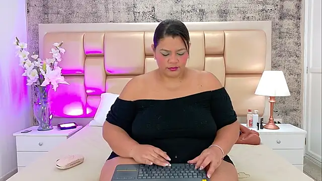 SelennaCooper online show from 12/01/25, 11:44