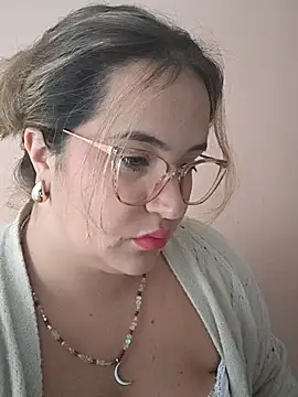 iviiiiiiiiiii online show from 12/01/25, 12:17