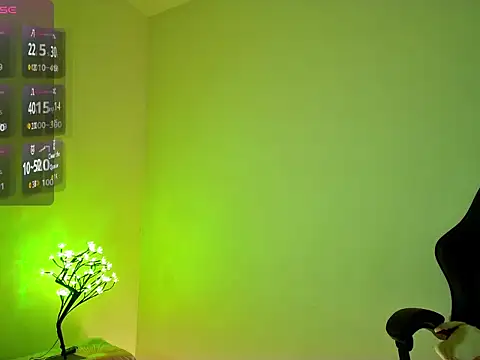 Snapshot of roses_allison chatting on 03/19/26, 01:27 roses allison online show from 03/19/26, 01:27