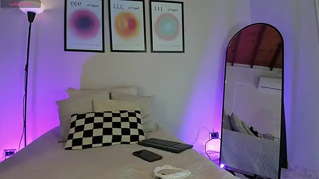 Snapshot of Sofi_vega77 chatting on 06/20/26, 11:26 Sofi vega77 online show from 06/20/26, 11:26