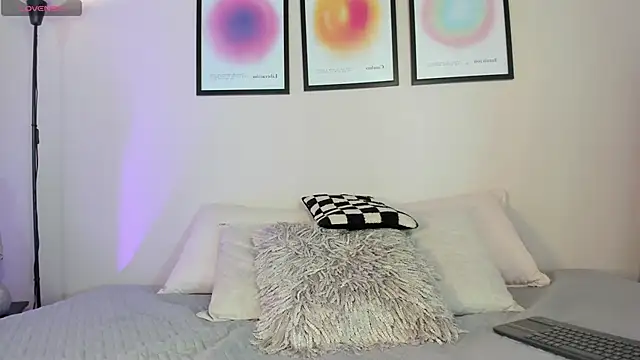Snapshot of Sofi_vega77 chatting on 06/01/26, 11:32 Sofi vega77 online show from 06/01/26, 11:32