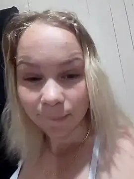 Snapshot of minagostosa123 chatting on 11/16/25, 11:08 minagostosa123 online show from 11/16/25, 11:08