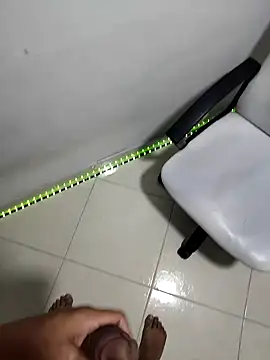 lester rose online show from 11/24/25, 07:52