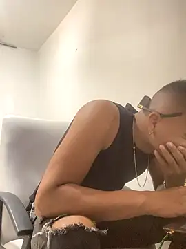 lester rose online show from 11/19/25, 05:02