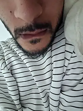 Snapshot of Riko369 chatting on 04/11/26, 08:23 Riko369 online show from 04/11/26, 08:23