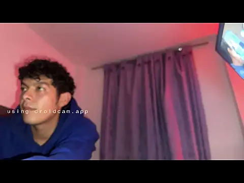 Snapshot of Youngcople18 chatting on 11/17/25, 11:31 Youngcople18 online show from 11/17/25, 11:31