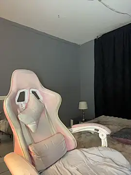 Sophie wyld online show from 12/21/25, 08:53