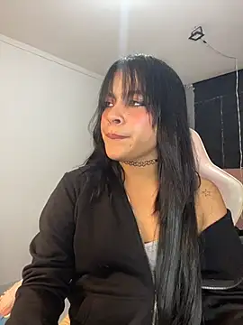 Sophie wyld online show from 12/18/25, 10:35