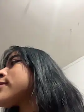 Sophie wyld online show from 11/22/25, 12:32