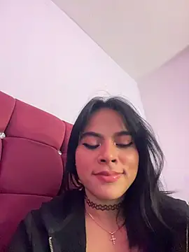 Sophie wyld online show from 11/20/25, 02:23