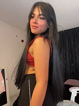 Sophie wyld online show from 12/04/25, 12:42