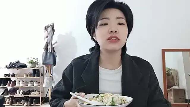 adele8731 online show from 12/17/25, 02:27