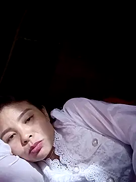 Snapshot of mon1-day chatting on 11/17/25, 01:48 mon1-day online show from 11/17/25, 01:48